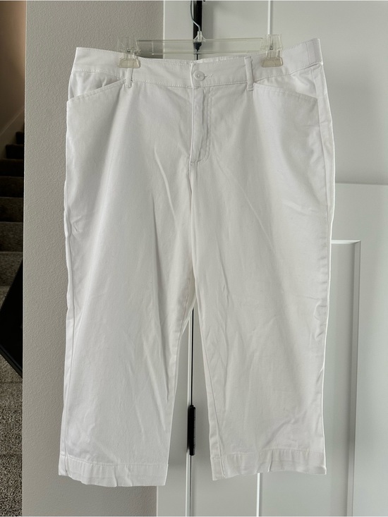 St. John's Bay Pants - St. John's Bay White Women’s Chinos Capri size 16